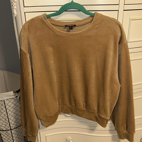 Express Velour Set - Picture 2 of 7